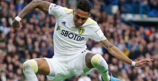 Лийдс не е доволен от офертата на Барса за Рафиня 